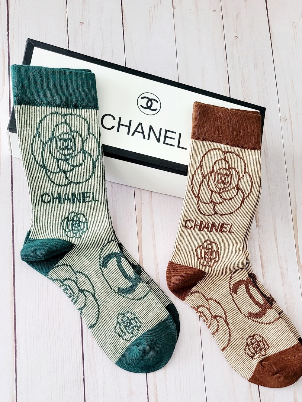 ✨️CHANEL ✨️Camellia Logo ✨️Crew Socks - Picture 2 of 7